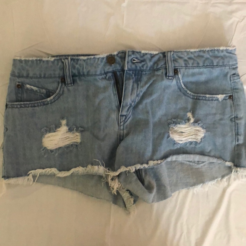 Distressed jean shorts by Volcom